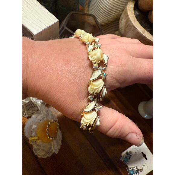 mid century Celluloid 
, Enamel & Aurora Borealis Rhinestone Vintage Bracelet - Picture 3 of 4